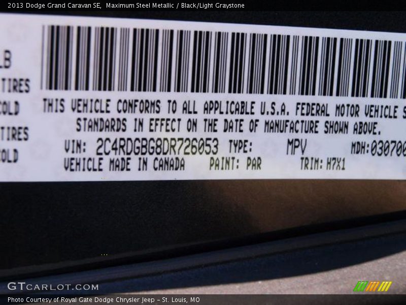 Maximum Steel Metallic / Black/Light Graystone 2013 Dodge Grand Caravan SE