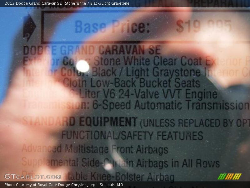 Stone White / Black/Light Graystone 2013 Dodge Grand Caravan SE