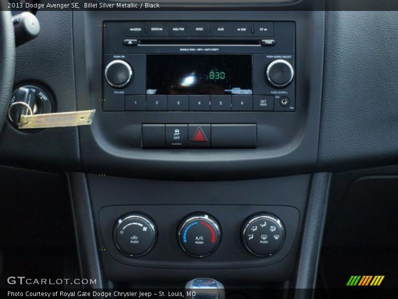 Billet Silver Metallic / Black 2013 Dodge Avenger SE