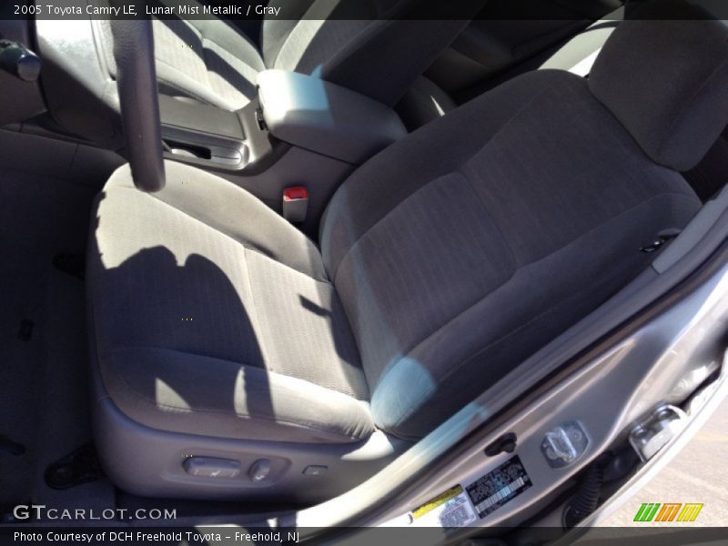 Lunar Mist Metallic / Gray 2005 Toyota Camry LE