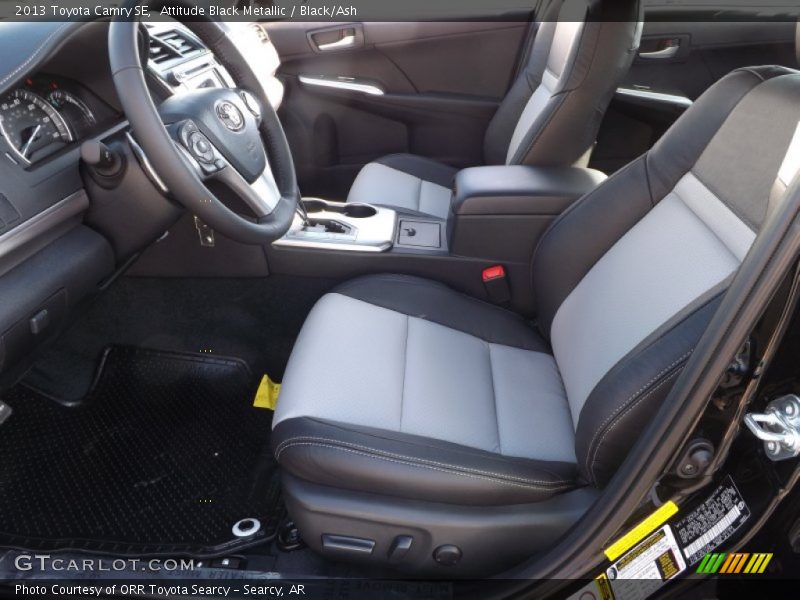 Attitude Black Metallic / Black/Ash 2013 Toyota Camry SE