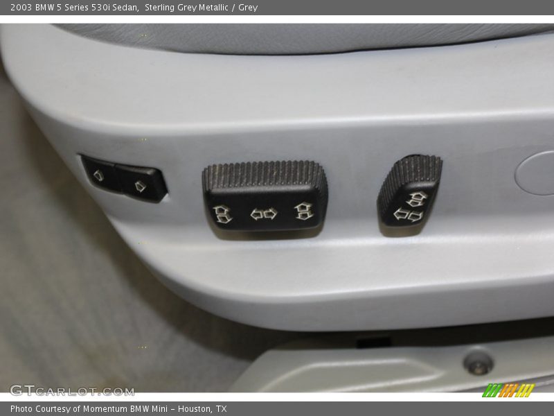 Controls of 2003 5 Series 530i Sedan