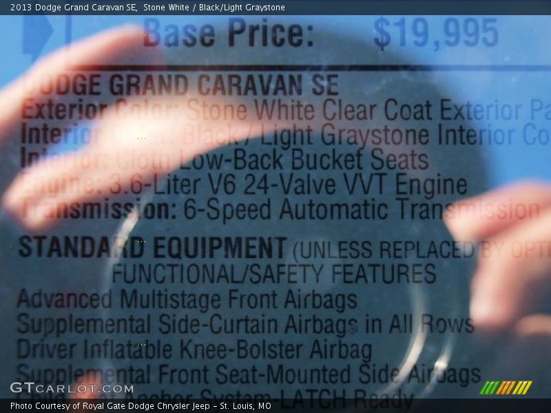 Stone White / Black/Light Graystone 2013 Dodge Grand Caravan SE