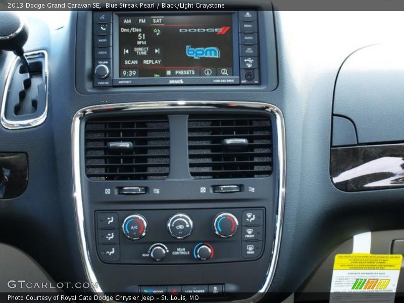 Blue Streak Pearl / Black/Light Graystone 2013 Dodge Grand Caravan SE