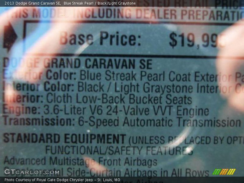 Blue Streak Pearl / Black/Light Graystone 2013 Dodge Grand Caravan SE