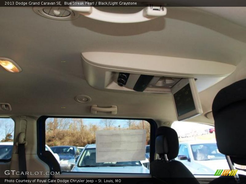 Blue Streak Pearl / Black/Light Graystone 2013 Dodge Grand Caravan SE