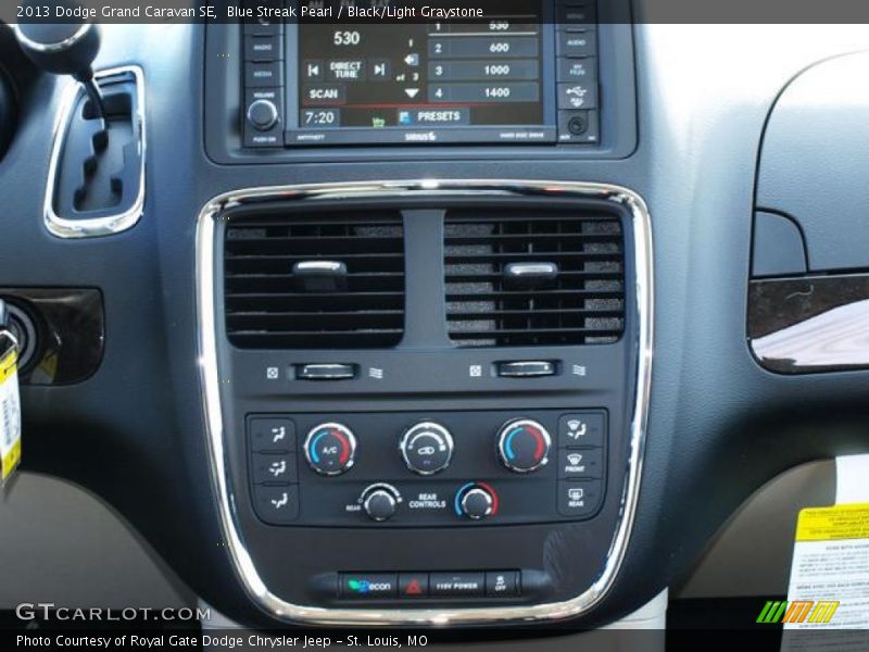 Blue Streak Pearl / Black/Light Graystone 2013 Dodge Grand Caravan SE