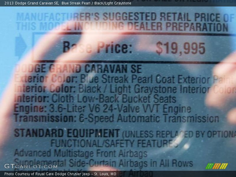 Blue Streak Pearl / Black/Light Graystone 2013 Dodge Grand Caravan SE