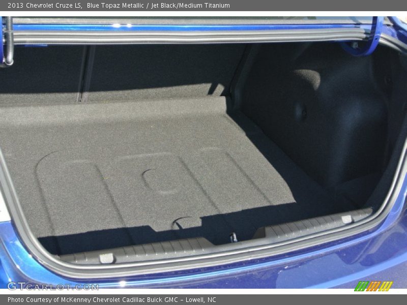 Blue Topaz Metallic / Jet Black/Medium Titanium 2013 Chevrolet Cruze LS