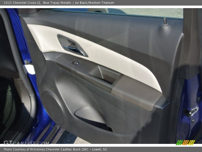 Blue Topaz Metallic / Jet Black/Medium Titanium 2013 Chevrolet Cruze LS