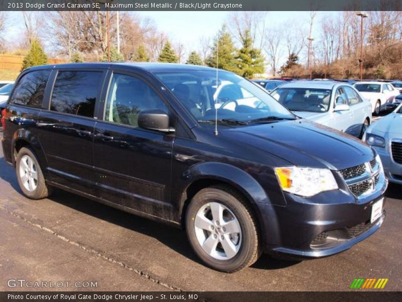 Maximum Steel Metallic / Black/Light Graystone 2013 Dodge Grand Caravan SE