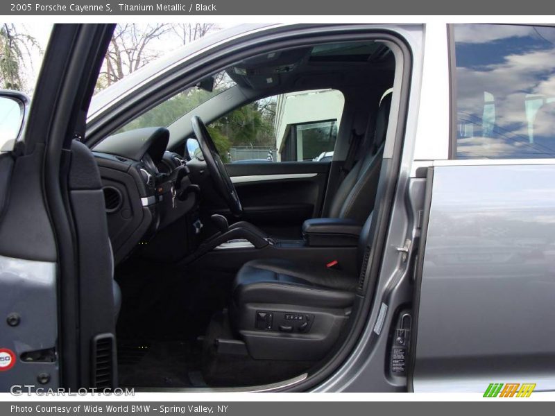 Titanium Metallic / Black 2005 Porsche Cayenne S