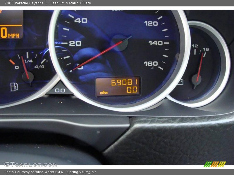 Titanium Metallic / Black 2005 Porsche Cayenne S