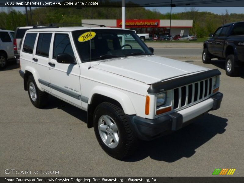 Front 3/4 View of 2001 Cherokee Sport 4x4