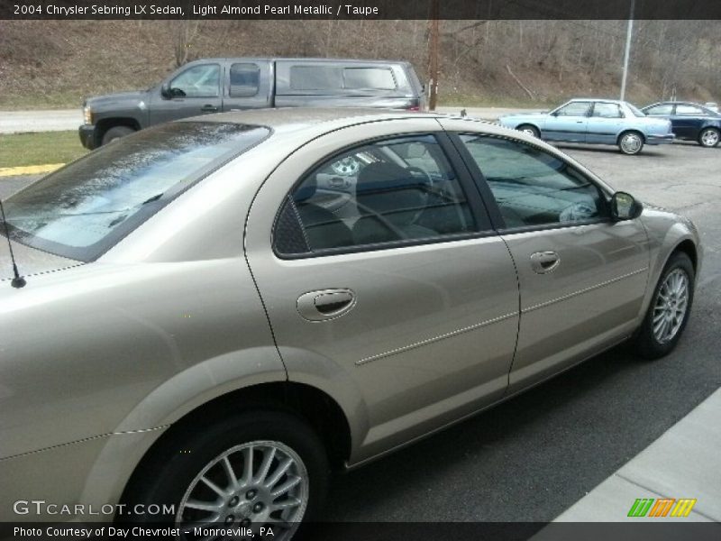 Light Almond Pearl Metallic / Taupe 2004 Chrysler Sebring LX Sedan