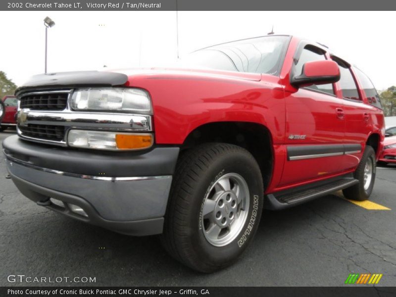 Victory Red / Tan/Neutral 2002 Chevrolet Tahoe LT