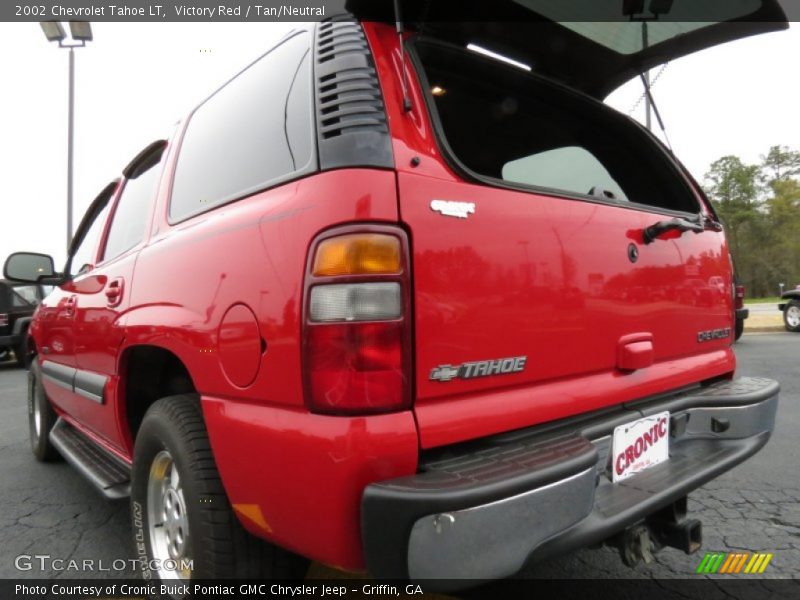 Victory Red / Tan/Neutral 2002 Chevrolet Tahoe LT