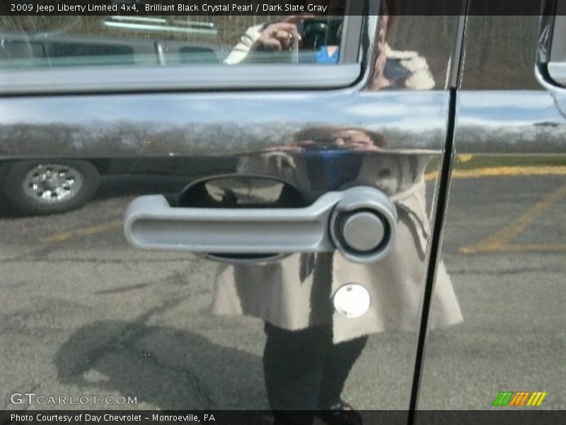 Brilliant Black Crystal Pearl / Dark Slate Gray 2009 Jeep Liberty Limited 4x4