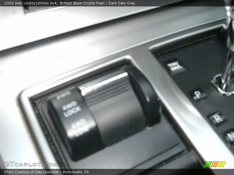 Brilliant Black Crystal Pearl / Dark Slate Gray 2009 Jeep Liberty Limited 4x4