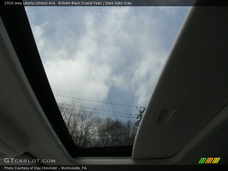 Brilliant Black Crystal Pearl / Dark Slate Gray 2009 Jeep Liberty Limited 4x4