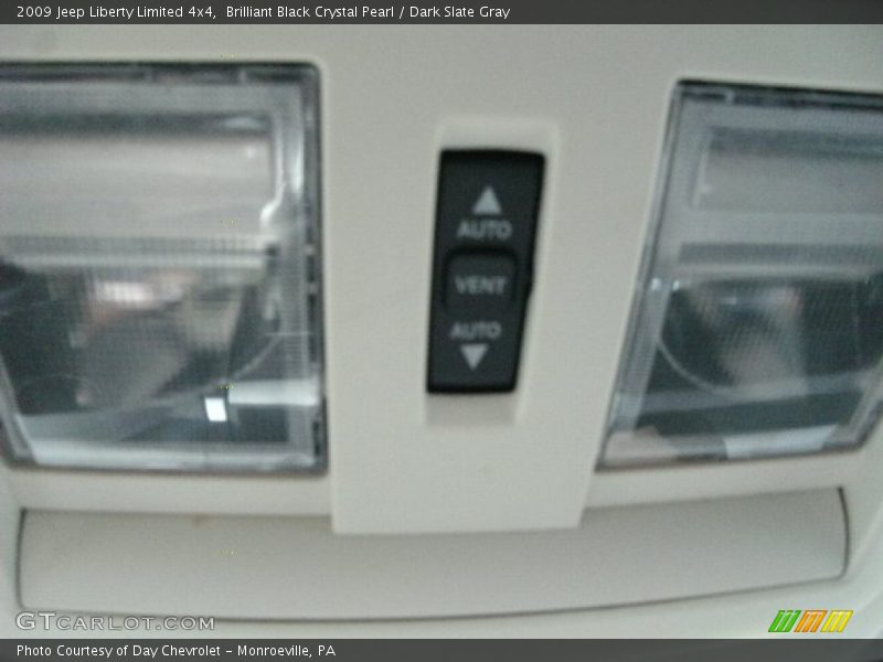 Brilliant Black Crystal Pearl / Dark Slate Gray 2009 Jeep Liberty Limited 4x4