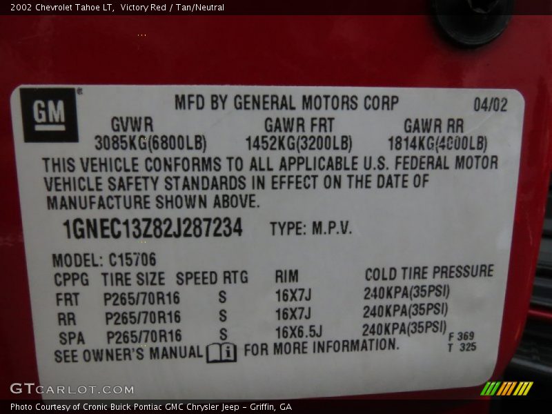Victory Red / Tan/Neutral 2002 Chevrolet Tahoe LT
