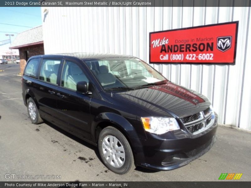 Maximum Steel Metallic / Black/Light Graystone 2013 Dodge Grand Caravan SE