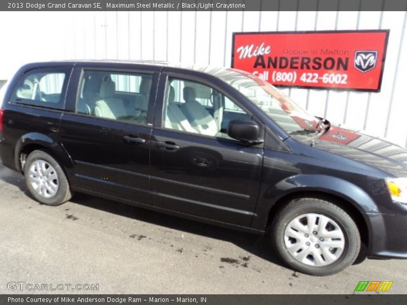 Maximum Steel Metallic / Black/Light Graystone 2013 Dodge Grand Caravan SE