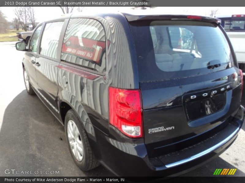 Maximum Steel Metallic / Black/Light Graystone 2013 Dodge Grand Caravan SE