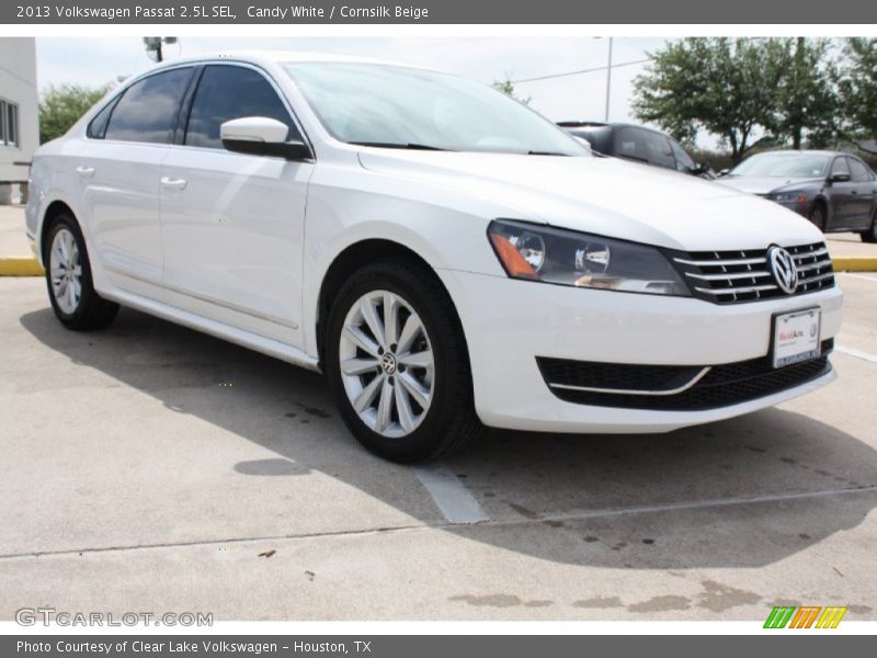 Candy White / Cornsilk Beige 2013 Volkswagen Passat 2.5L SEL