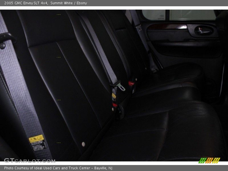 Summit White / Ebony 2005 GMC Envoy SLT 4x4