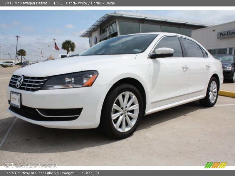 Candy White / Cornsilk Beige 2013 Volkswagen Passat 2.5L SEL