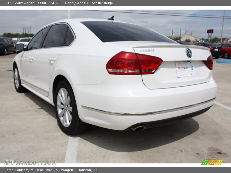 Candy White / Cornsilk Beige 2013 Volkswagen Passat 2.5L SEL
