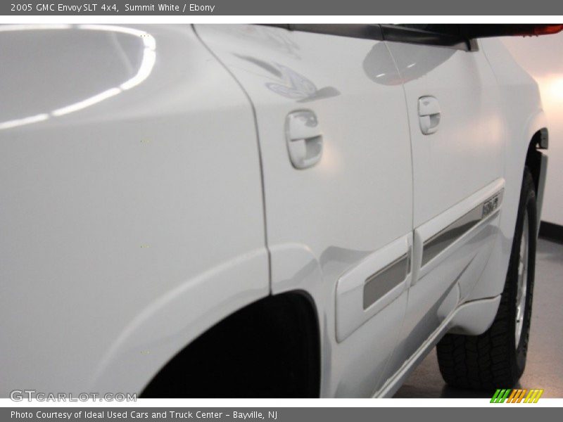 Summit White / Ebony 2005 GMC Envoy SLT 4x4
