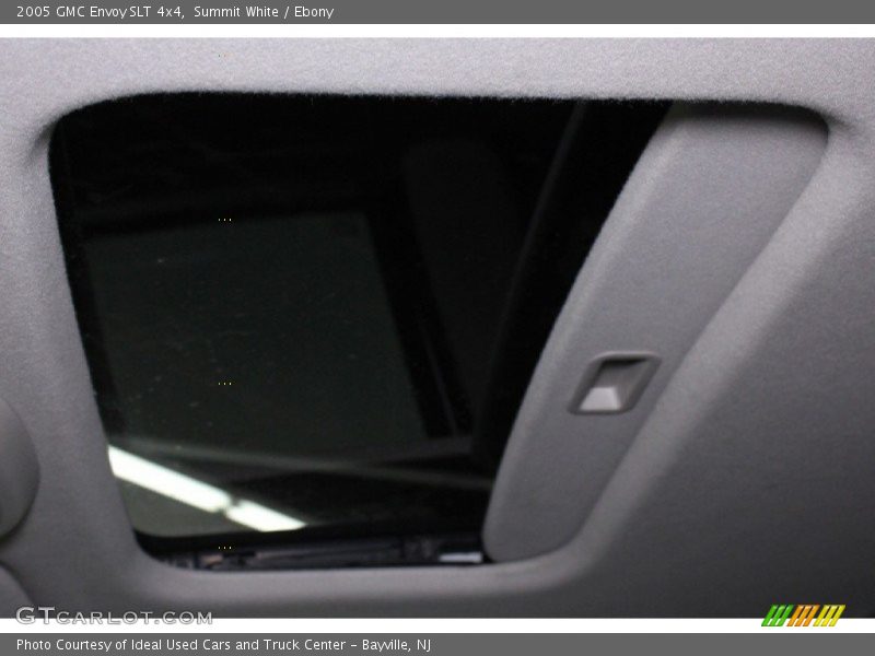 Summit White / Ebony 2005 GMC Envoy SLT 4x4