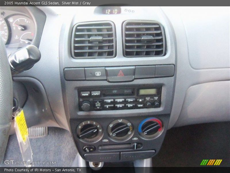 Silver Mist / Gray 2005 Hyundai Accent GLS Sedan