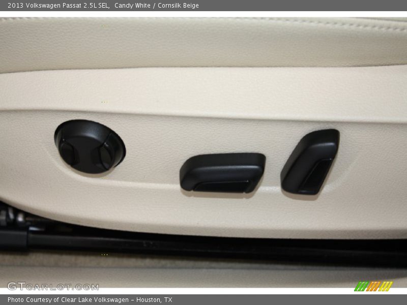 Candy White / Cornsilk Beige 2013 Volkswagen Passat 2.5L SEL