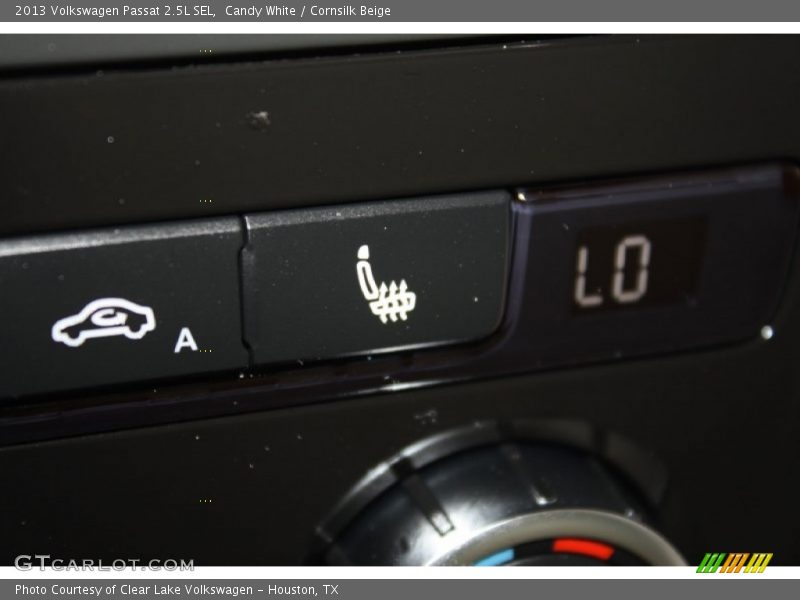 Candy White / Cornsilk Beige 2013 Volkswagen Passat 2.5L SEL