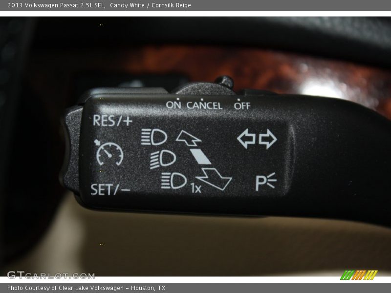 Candy White / Cornsilk Beige 2013 Volkswagen Passat 2.5L SEL