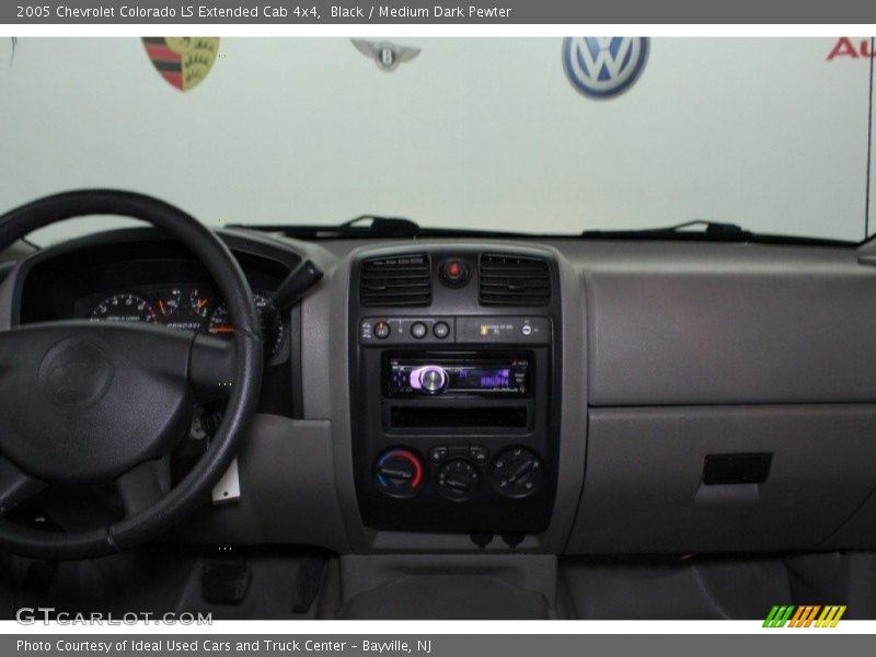 Black / Medium Dark Pewter 2005 Chevrolet Colorado LS Extended Cab 4x4