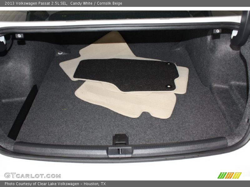 Candy White / Cornsilk Beige 2013 Volkswagen Passat 2.5L SEL