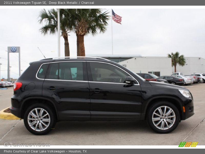 Deep Black Metallic / Charcoal 2011 Volkswagen Tiguan SE