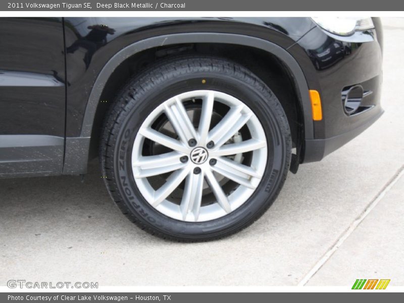 Deep Black Metallic / Charcoal 2011 Volkswagen Tiguan SE