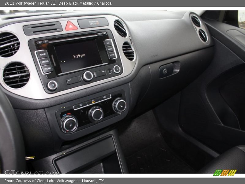 Deep Black Metallic / Charcoal 2011 Volkswagen Tiguan SE