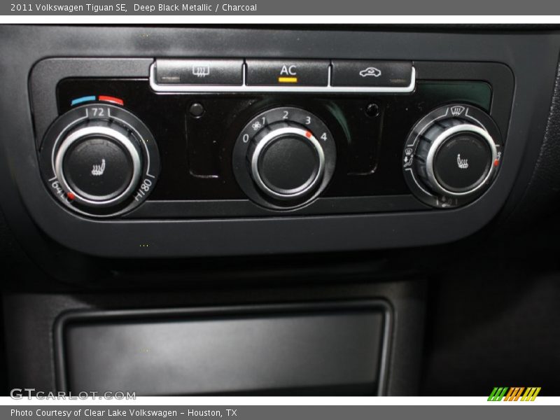 Deep Black Metallic / Charcoal 2011 Volkswagen Tiguan SE