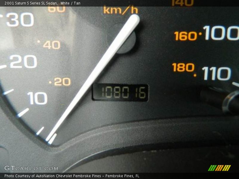 White / Tan 2001 Saturn S Series SL Sedan