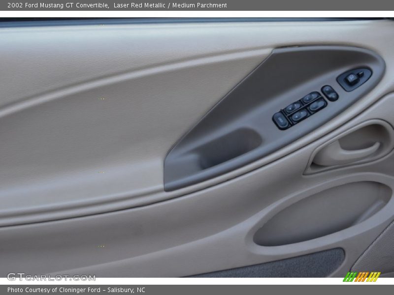 Controls of 2002 Mustang GT Convertible