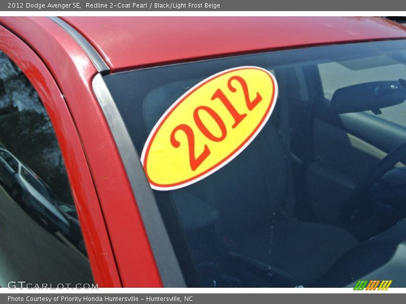 Redline 2-Coat Pearl / Black/Light Frost Beige 2012 Dodge Avenger SE