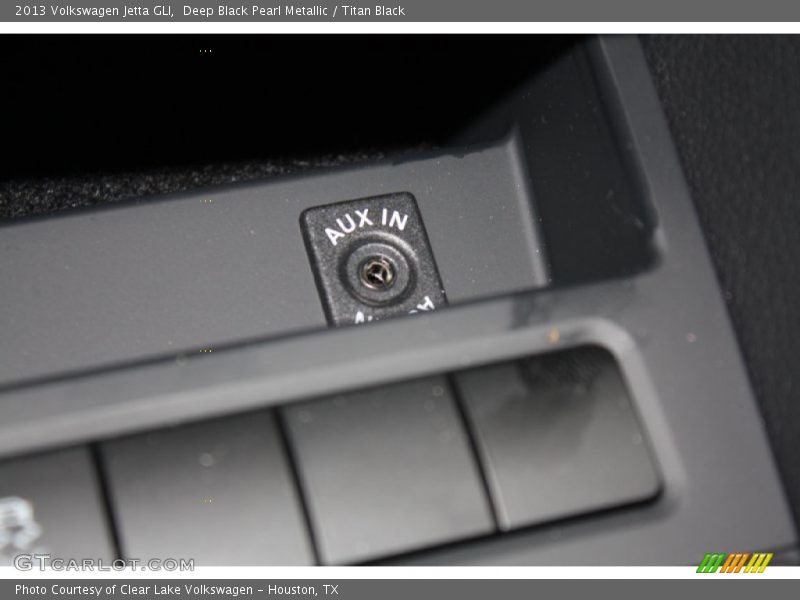 Deep Black Pearl Metallic / Titan Black 2013 Volkswagen Jetta GLI