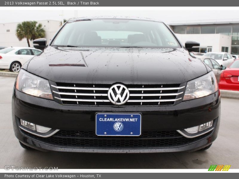 Black / Titan Black 2013 Volkswagen Passat 2.5L SEL